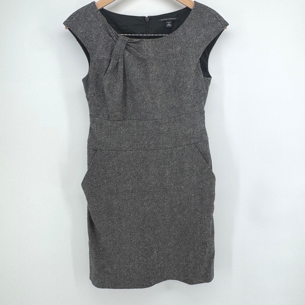 Banana Republic Wool Sheath Dress 2 Textured Twist Neck Grey Black Old Money